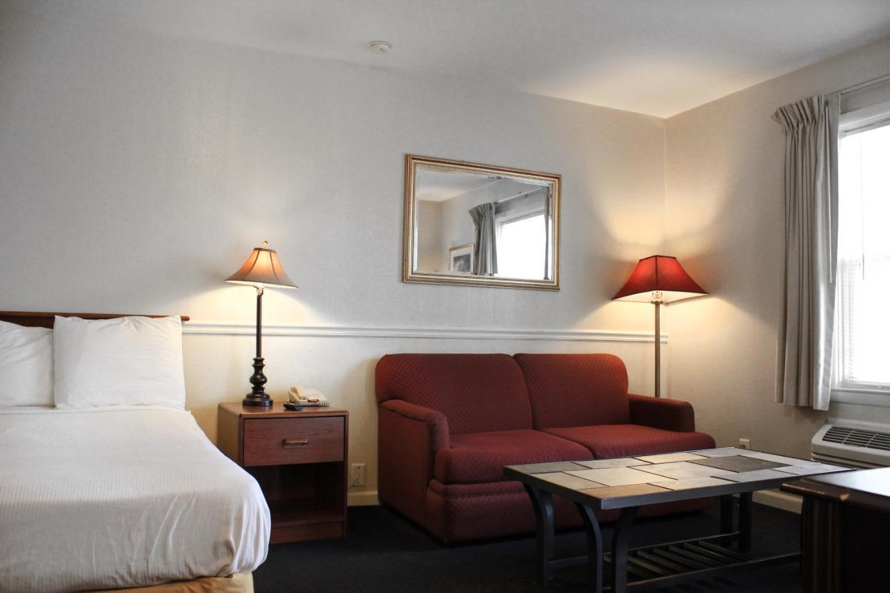 Alpine Inn & Suites Rockford Ngoại thất bức ảnh