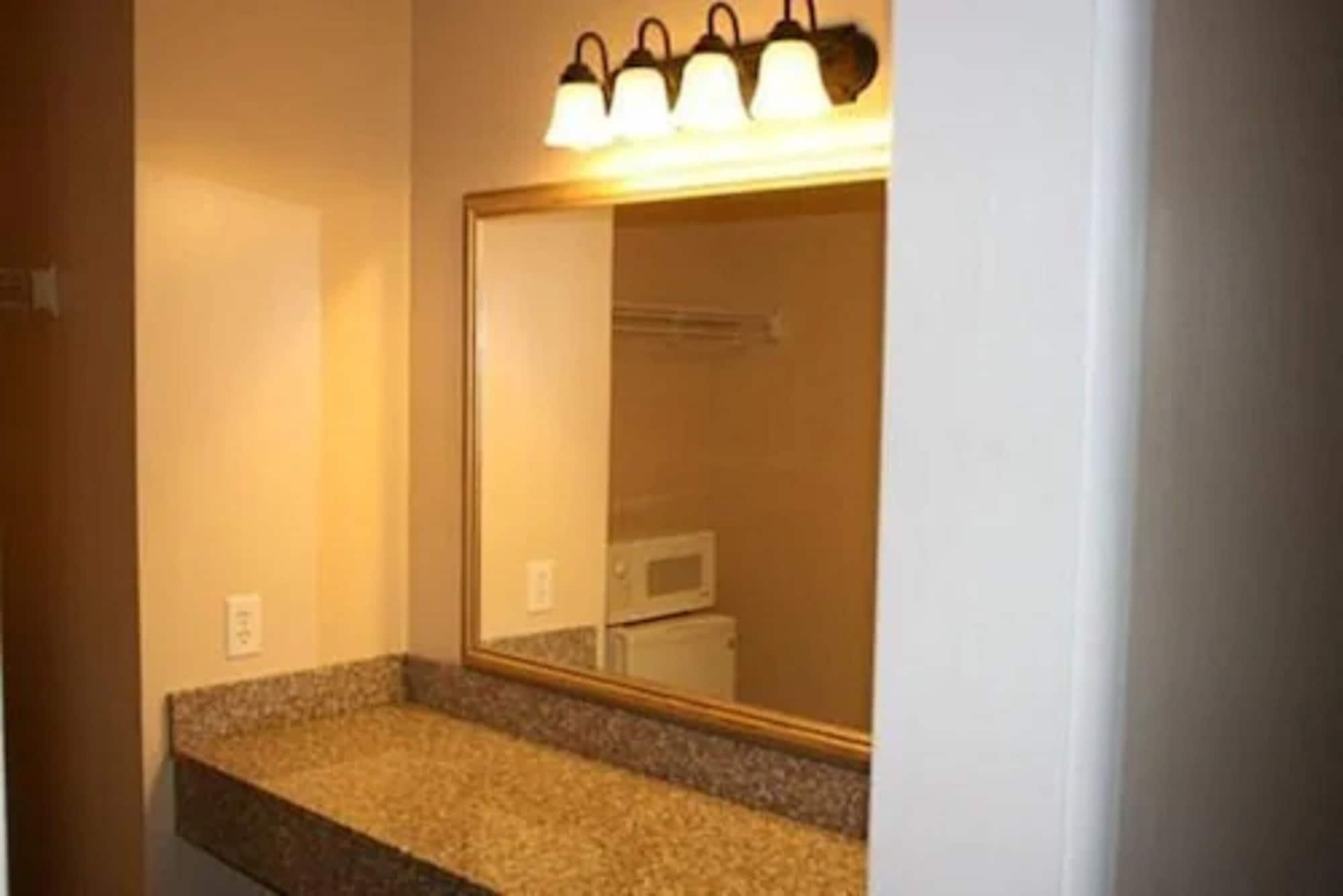 Alpine Inn & Suites Rockford Ngoại thất bức ảnh