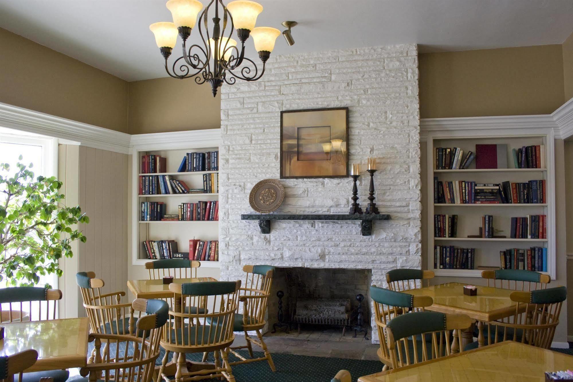Alpine Inn & Suites Rockford Ngoại thất bức ảnh