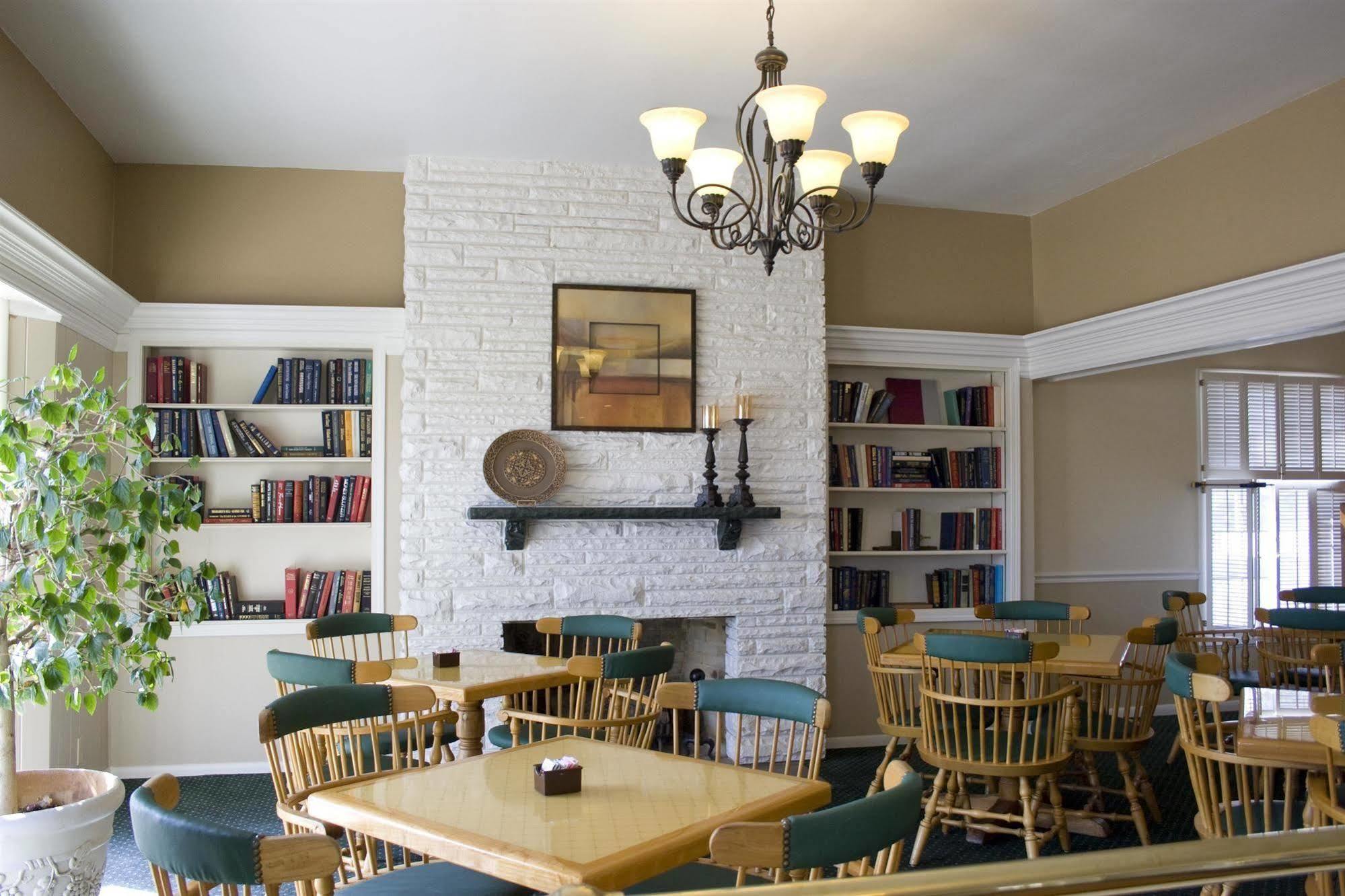 Alpine Inn & Suites Rockford Ngoại thất bức ảnh